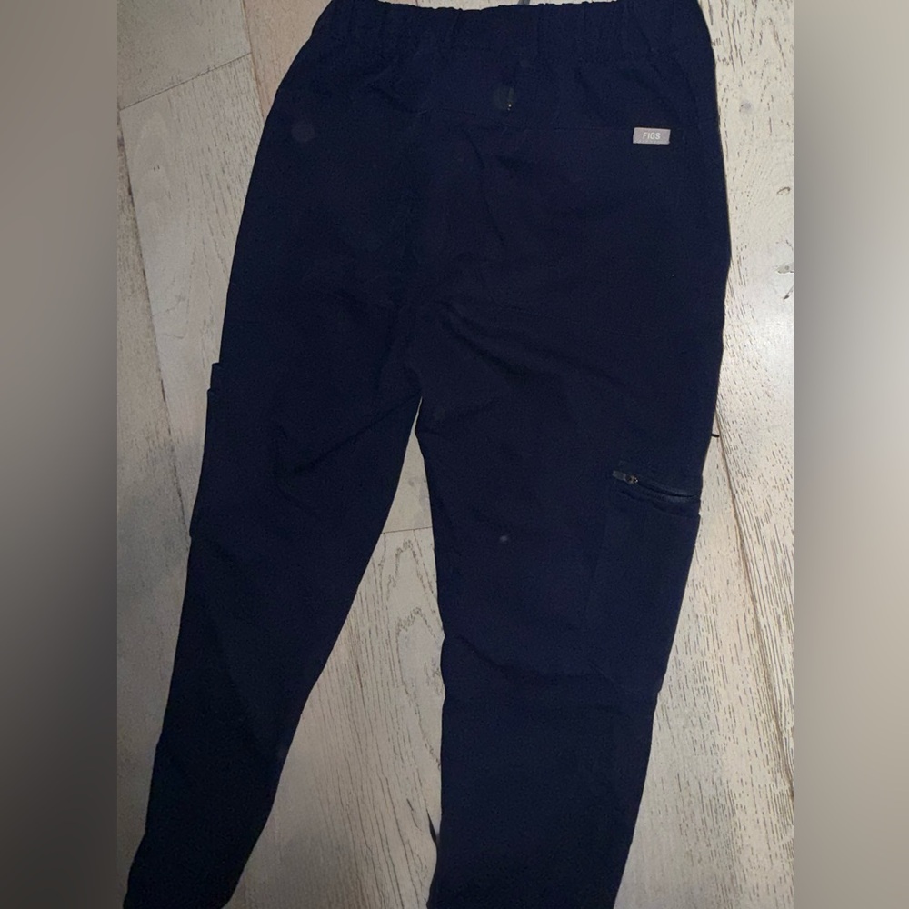 Excellent Figs Limited edition Navy Blue 20 pocket Scrub Joggers Small - Picture 11 of 15